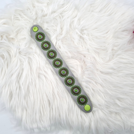 Preview: Armband in grau/grün, Echt-Leder, 22cm lang